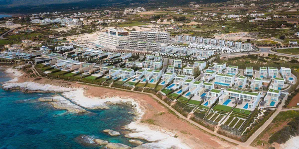 Элитный комплекс вилл с богатой инфраструктурой на первой линии у моря, Пафос, Кипр