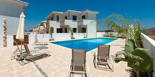 Резиденция с бассейном в живописном районе, Авгору, Кипр