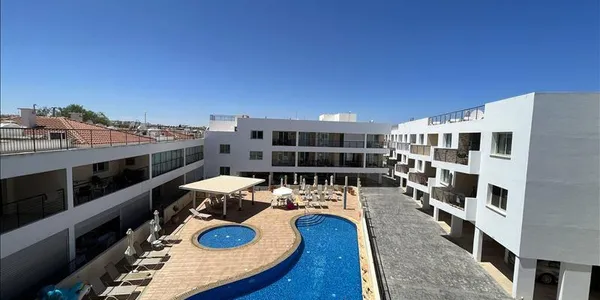 Резиденция с бассейном и видом на море в 600 метрах от пляжа, Каппарис, Кипр