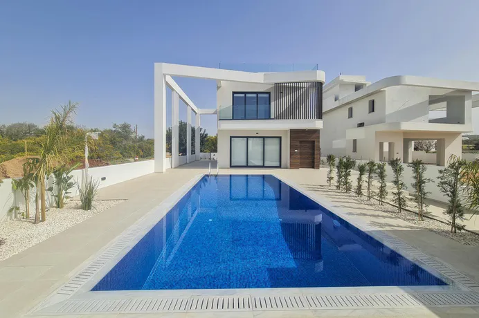 Новый комплекс вилл с бассейнами в 500 метрах от пляжа, в центре Айя-Напы, Кипр