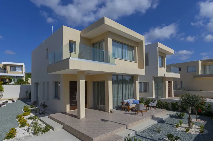 Виллы с панорамным видом недалеко от пляжа и поля для гольфа, Пафос, Кипр