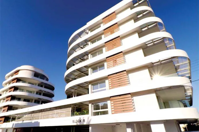 Элитная резиденция с бассейном и панорамным видом в 80 метрах от пляжа, Ларнака, Кипр