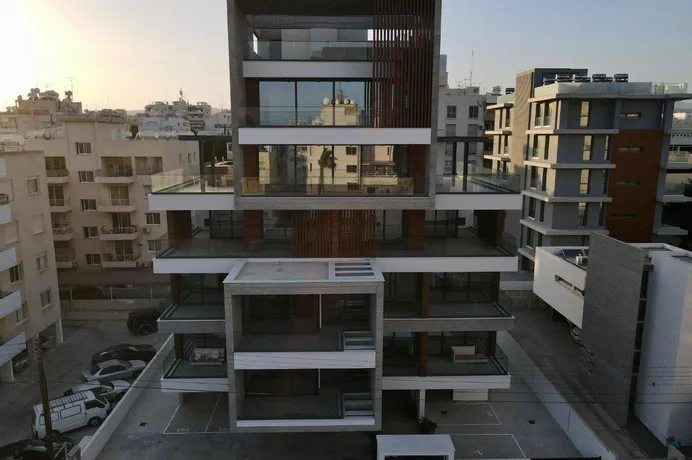 Современная резиденция в 300 метрах от моря, в центре Лимассола, Кипр