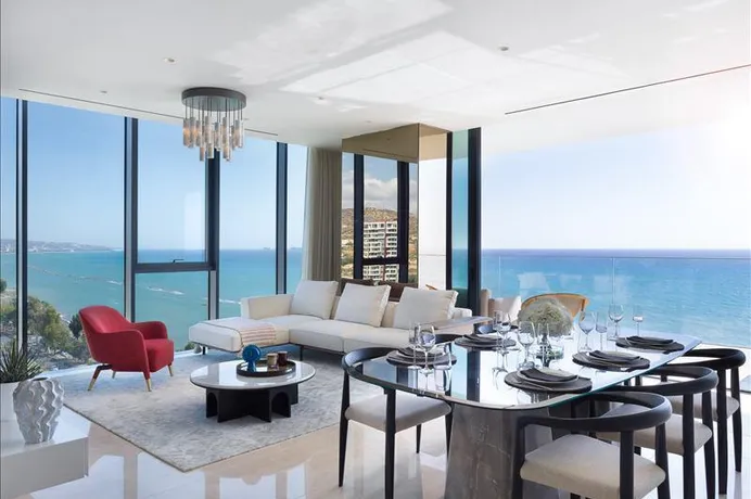 Высотная резиденция на берегу моря с бассейнами и бизнес-центром, Муттайяка, Кипр