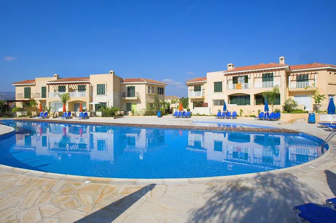 Комплекс таунхаусов с бассейнами, Полис, Кипр