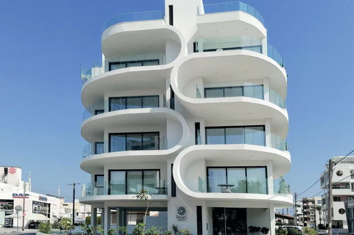 Малоэтажная резиденция рядом с новой гаванью и центром Ларнаки, Кипр