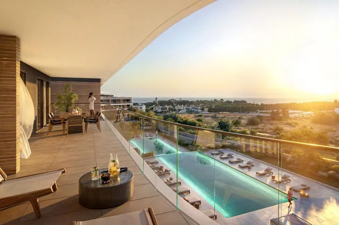 Новая малоэтажная резиденция с двумя бассейнами и спа-зоной в 500 метрах от моря, Пафос, Кипр