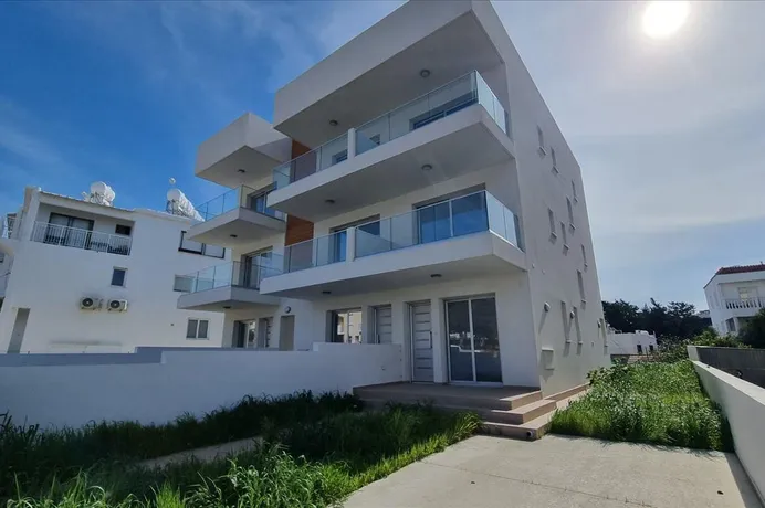 Комплекс вилл с садами рядом с морем, Пафос, Кипр