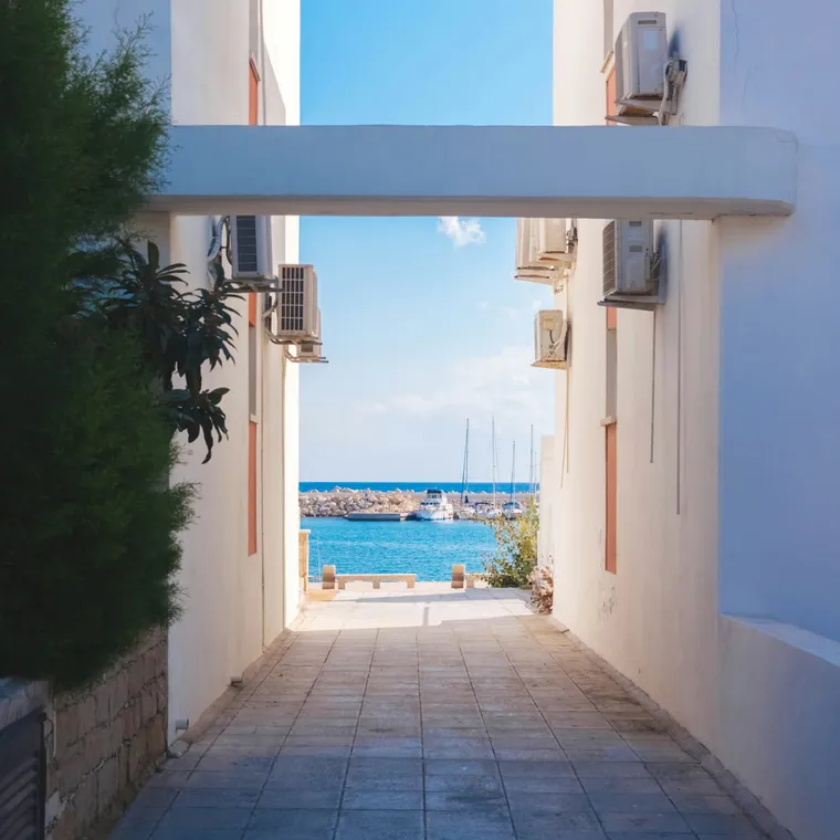 Лучшие предложения
по виллам на Кипре
на берегу моря